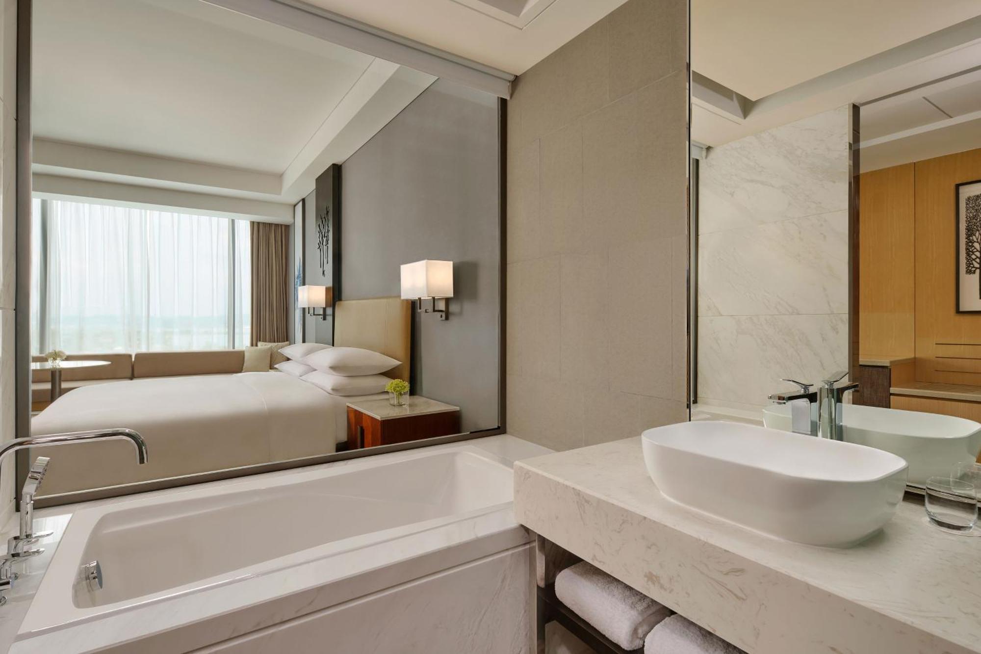 Batam Marriott Hotel Harbour Bay Nagoya Dış mekan fotoğraf